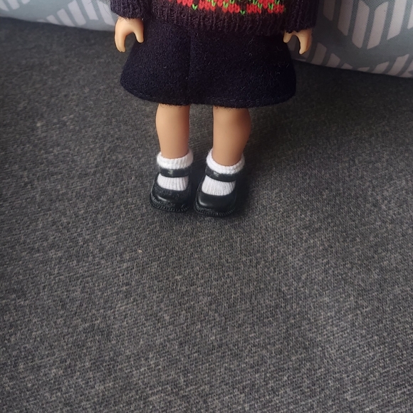 Mini American Girl "Molly" Doll - Picture 8 of 16